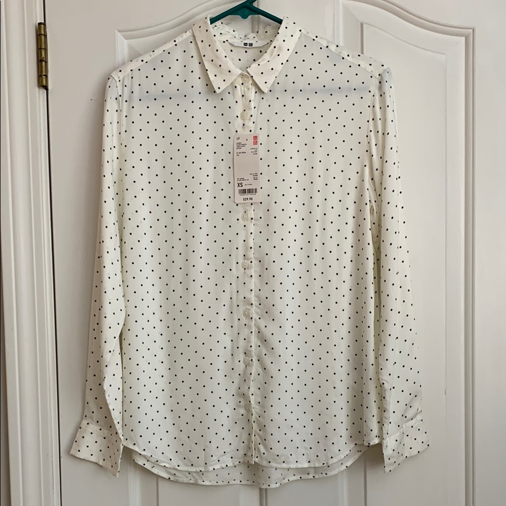 Uniqlo NWT Size XS White with Black Polka Dots Shirt